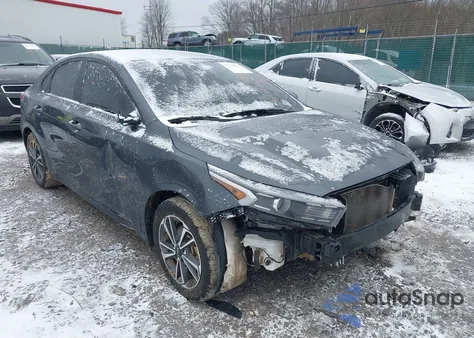 2023 Kia Forte Lxs z USA, uszkodzony, nr VIN 3KPF24AD0PE526871